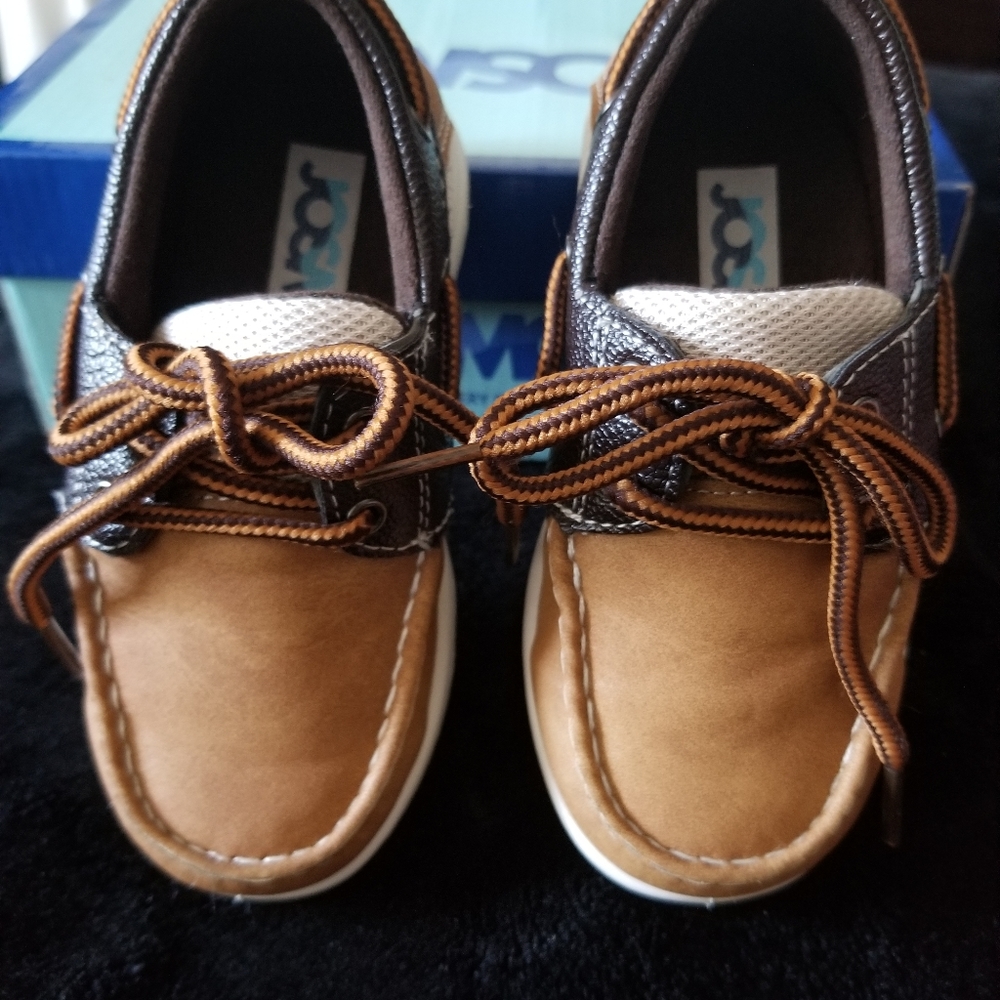 SOLD Toddler boat shoes - Picture 4 of 9